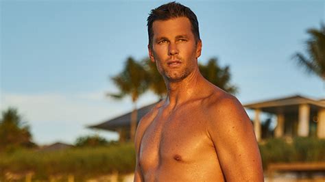 Tom Brady Goes Shirtless In Swimsuit Ad Photos Hollywood Life