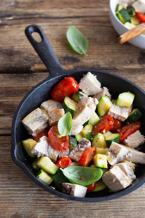 Check spelling or type a new query. Pesce spada con zucchine e pomodorini, ricetta light e veloce