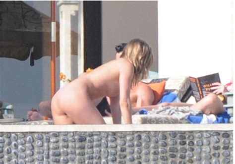 Compilación de fotos calientes de la famosa Jennifer Aniston desnuda