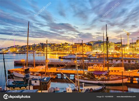 Oslo city was named the best nordic mall 2010 and this year's shopping center in norway in 2009. Oslo harbor at night in Oslo city, Norway — Stock Photo ...
