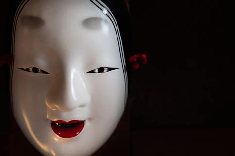 Noh Theatre Meanings Of Dreadful And Eerie Masks Japanese Patterns