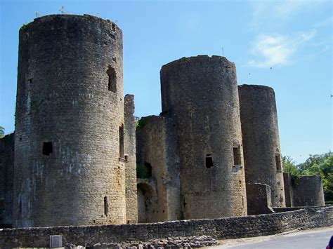 Château De Villandraut Gironde Visite Adresse Et Avis