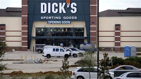 Dicks Sporting Goods Buys Lease For Sports Authority Store In Bellingham Mall Bellingham Herald
