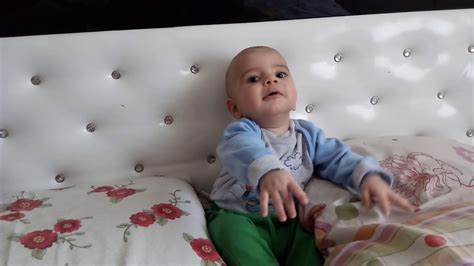 5 aylık bebek neler yapabilir - YouTube
