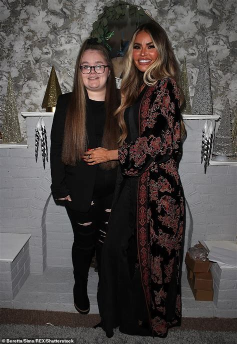 Chloe Sims Poses For A Snap With Rarely Seen Daughter Hot Lifestyle News