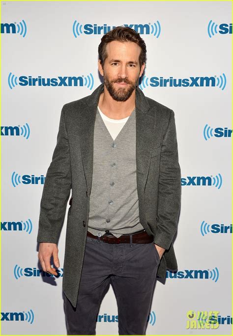 Ryan Reynolds Blames Green Lantern Failure On Script Photo 3295730