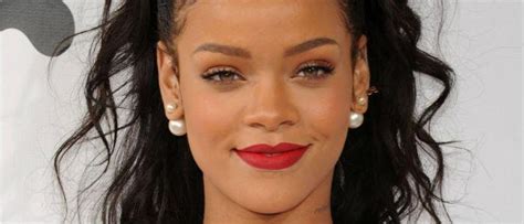 rihanna 75 interesting facts about the singer useless daily the amazing facts news