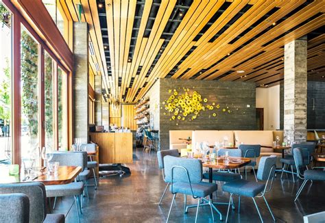 Most guests recommend trying mouthwatering tuna tartare, scallops and heirloom tomato salads. The 10 Best Restaurants in Healdsburg