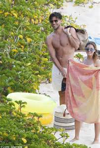 Olivia Palermo And Johannes Huebl Keep Their Clothes On At Nudist Beach Daily Mail Online