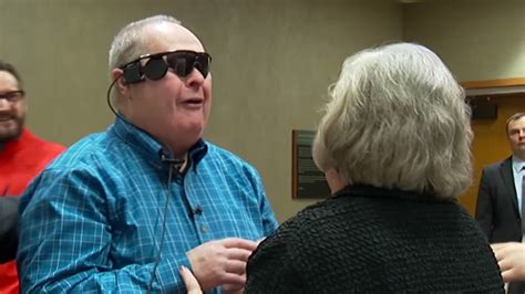 Video Blind Man Sees Wife For First Time In 10 Years With Bionic Eyes
