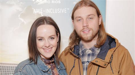 Jena Malone Announces Engagement With Adorable Pic Of Her Baby Boy