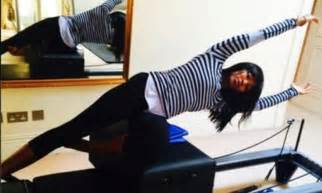 Naomi Campbell Reveals Her Supermodel Pilates Workout Daily Mail Online