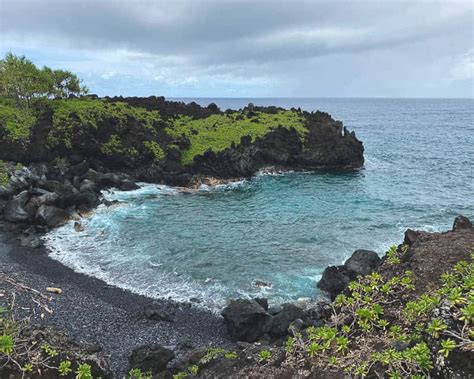 Your Guide To Mauis Impossibly Photogenic Black Sand Beach
