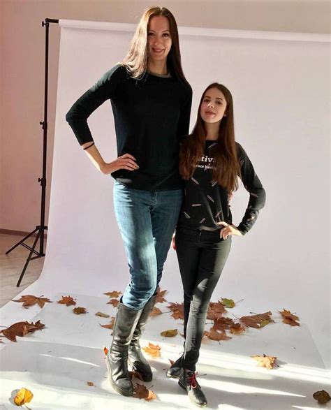 205cm Ekaterina 171cm Alisha By Zaratustraelsabio Tall Girl Tall Women Tall People