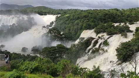 Shivanasamudra Falls Is A Waterfall Malavalli Mandya And Kollegal