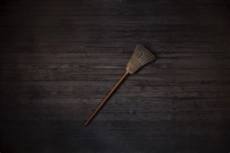 Broom In Dream 22 Best Meanings And Symbolisms