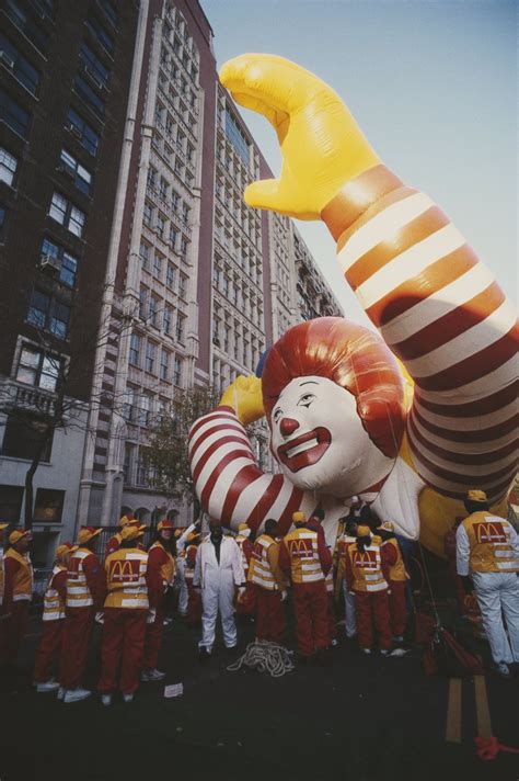 Macy S Thanksgiving Day Parade Through The Years Photos Abc News