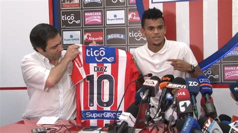 Luis fernando díaz marulanda (13 ocak 1997 doğumlu), liga águila i'de kulübü junior fc için kanat forvet olarak oynayan kolombiyalı profesyonel bir futbolcudur. LUIS DÍAZ Y EL PESO DE LA '10' EN JUNIOR