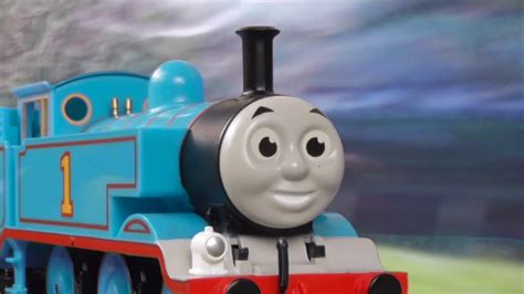 Here is a remake of thomas and gordon from season 1, narrated by ringo starr. HORNBY/BACHMANN Thomas & Gordon Off The Rails - YouTube