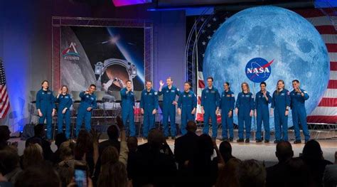 Nasa Adds 11 New Astronauts For Future Artemis Missions To Moon Mars