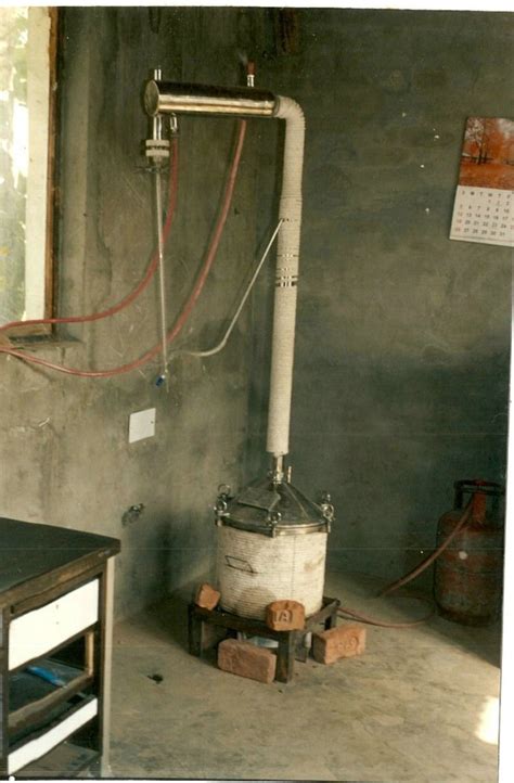 Ss Steam Distillation Unit For Direct Fired Capacity Liters