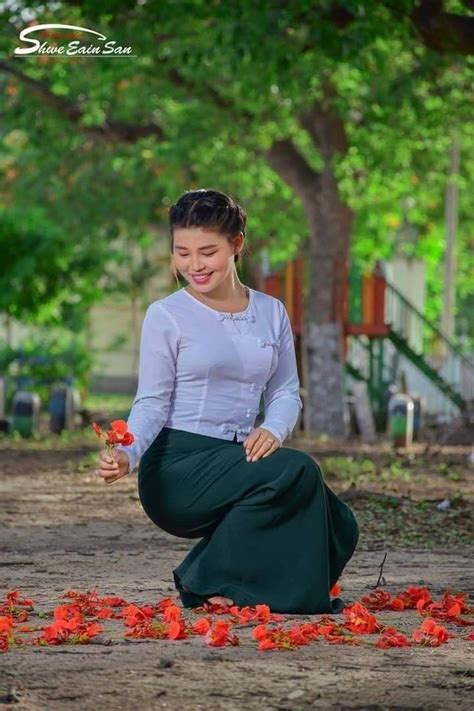 Pin By Drmyint Aung On Burmese Girls Beautiful Asian Women Burmese