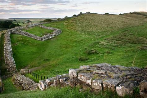 Hadrians Wall 2 Hour Guided Tour Getyourguide