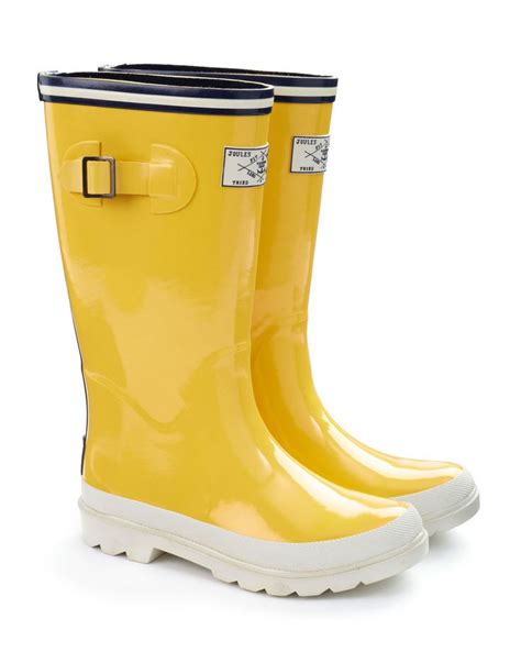 Pin By Laura Bazzell On Yellow Yellow Wellies Yellow Rain Boots