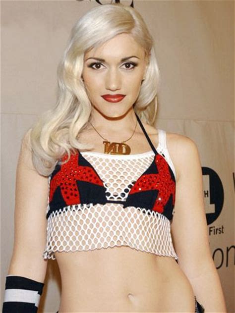Gwen Stefanis Style Evolution 2000s Fashion Trends 2000s Fashion