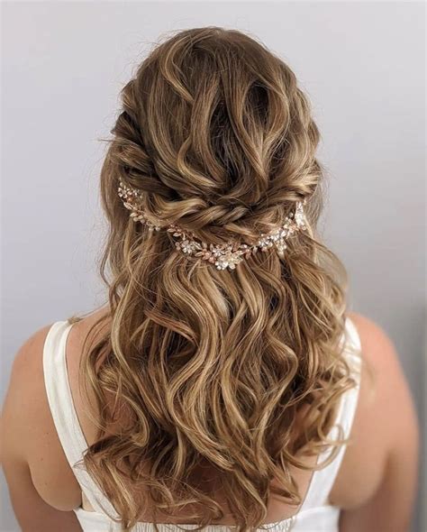 Beautiful Beach Wedding Hairstyles That Are Perfect For A Coastal