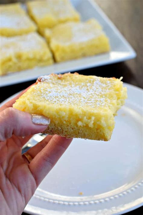 Gooey Lemon Cake Bars Recipe