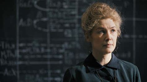 Radioactive Review This Marie Curie Biopic Is A Bomb