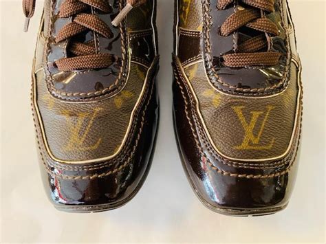 Sehr beliebt sind zum beispiel die halbschuhe des französischen. LOUIS VUITTON SCHUHE MONOGRAM | Labelswitch