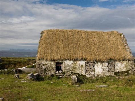 The Magic Of Irelands Thatched Cottages Irish Cottage Thatch