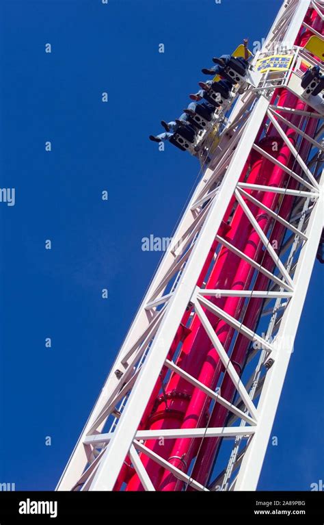 Gravity Defying Ride At A County Fair Stock Photo Alamy