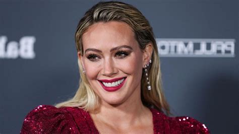 hilary duff talks ‘how i met your father and why she s still hopeful for a ‘lizzie mcguire