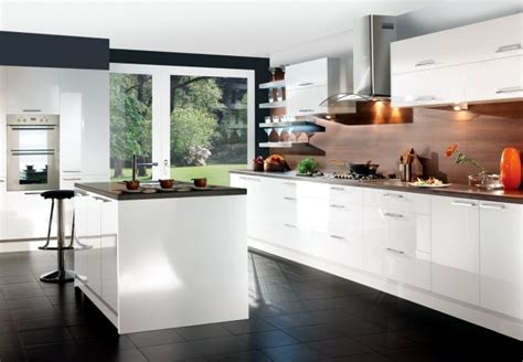 Modern high gloss kitchen in white – 20 dream kitchens with high gloss