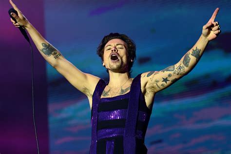 Harry Styles Is Matching Tour Outfits With Flags And We Re Obsessed