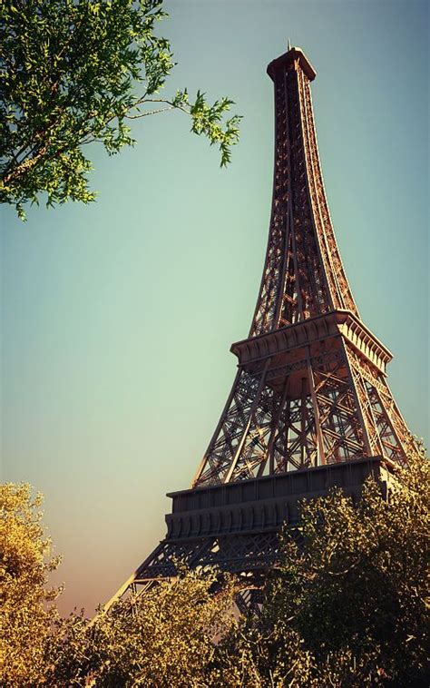 50 Pictures Capturing The Beauty Of Eiffel Tower From Different