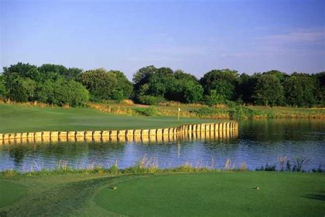 Tierra Verde Golf Club In Arlington