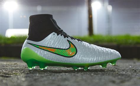 Closer Look Nike Shine Through Pack Soccerbible