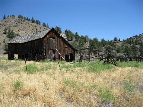 Old Barn Oregon By Craaf Via Flickr Old Barn House Styles Oregon