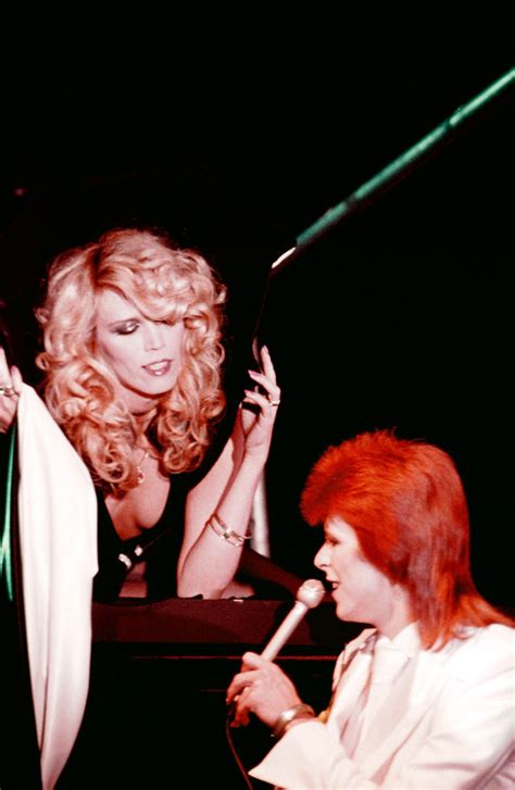 Amanda lear, geborene tapp (* 18. Blackstar, David Bowie's Final Album, Was a Perfect Exit ...