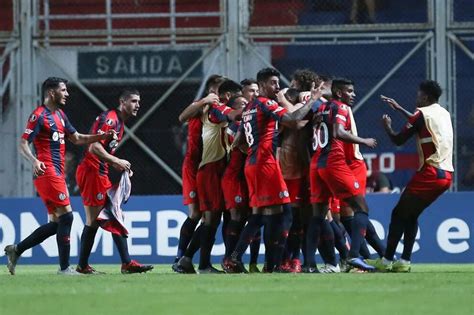 San Lorenzo y Huracán igualan en clásico de fútbol argentino Infobae