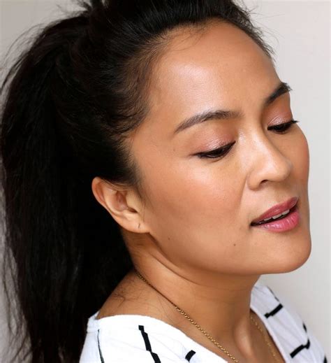 Nars summer solstice cheek duo, sıcak ve ışıl ışıl bir bronzluk sağlayan çok yönlü bronzer'dır. Tom Ford 2017 Summer Soleil Collection Sheer Cheek Duo in ...