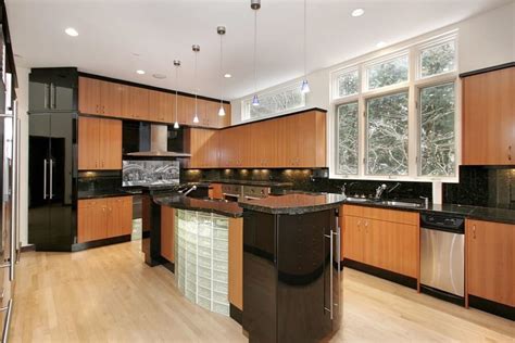 Kitchen cabinets with black appliances. 60 Fantastic Kitchens with Black Appliances (Photos)