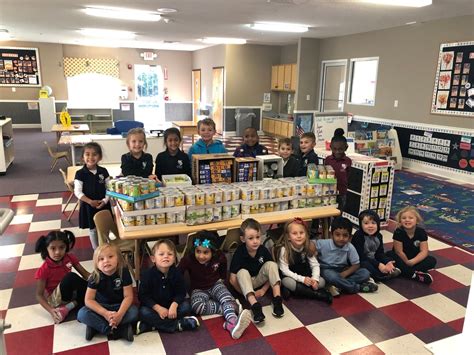 Carrington Academy Mcfarland Students Donate Food To Nonprofit