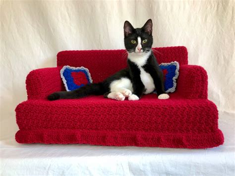 Check Out These Crocheted Cat Couches That Are Too Cute For Words