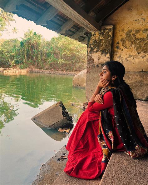 Nimisha Sajayan With Her New Photos After The Controversial Instagram Post വിവാദങ്ങളെ പറ്റി