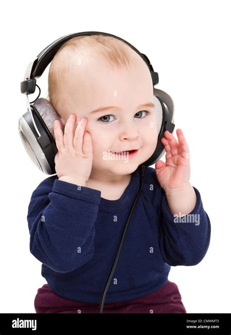 Niño Con Auriculares Escuchando Música Aislado Sobre Fondo Blanco
